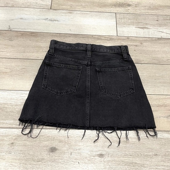 Madewell Rigid Denim A-Line Mini Skirt in Lunar Wash: Button-Front Edition - Picture 3 of 5